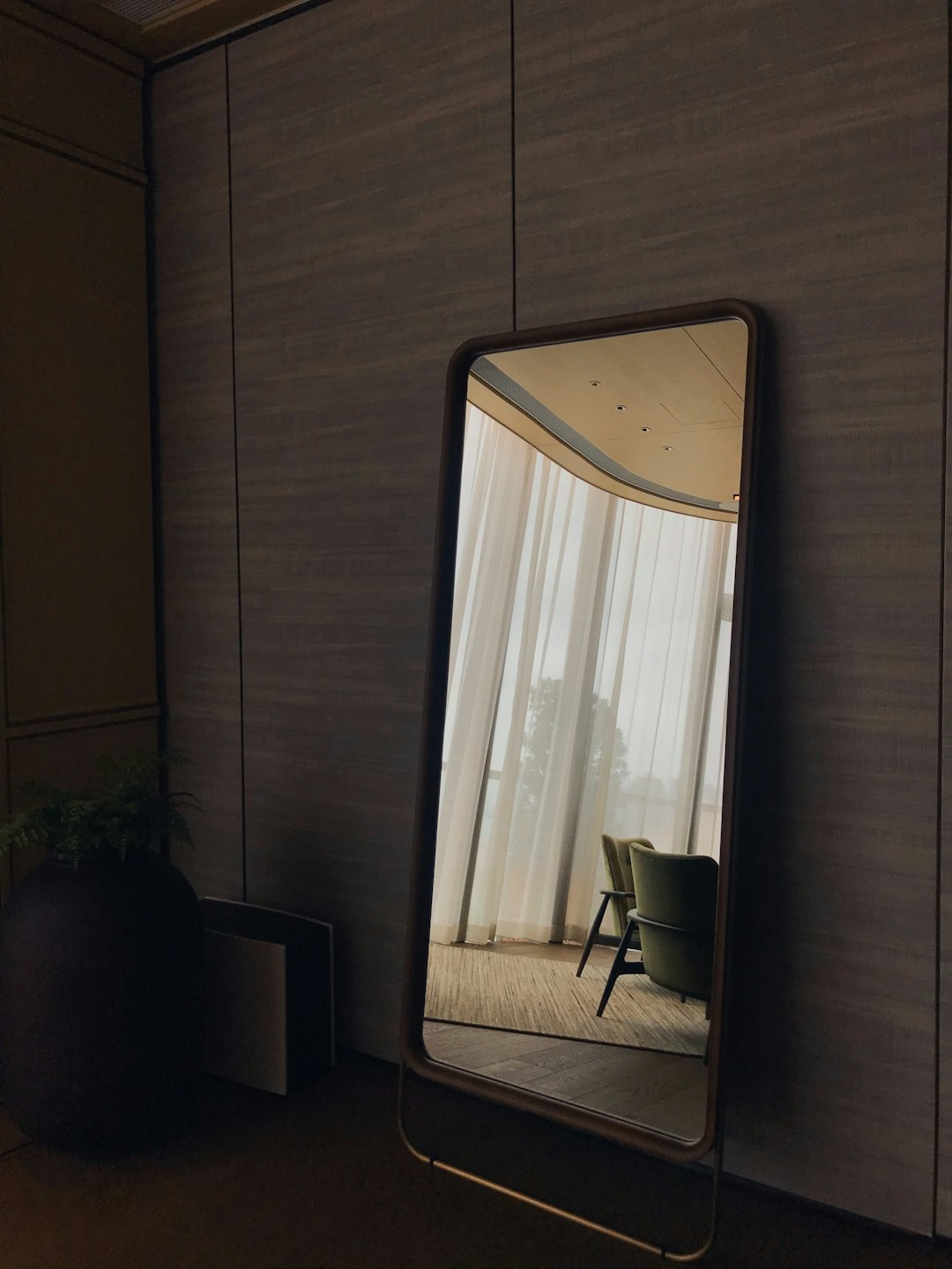 Storm Executive Room