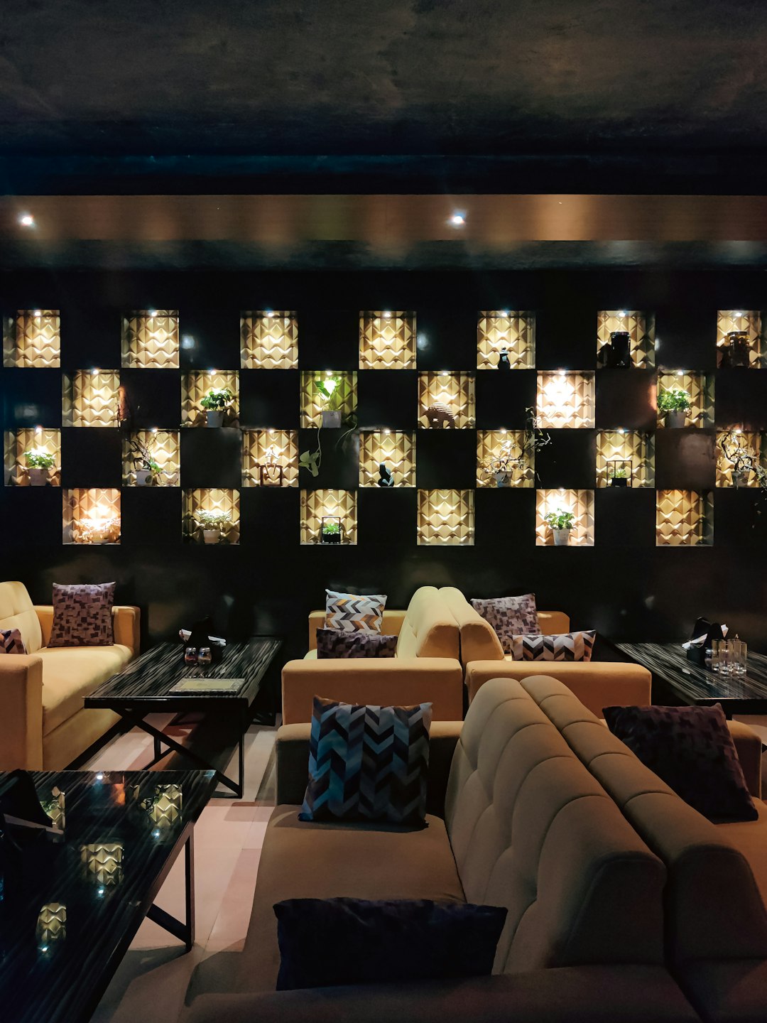 Storm Lounge & Bar